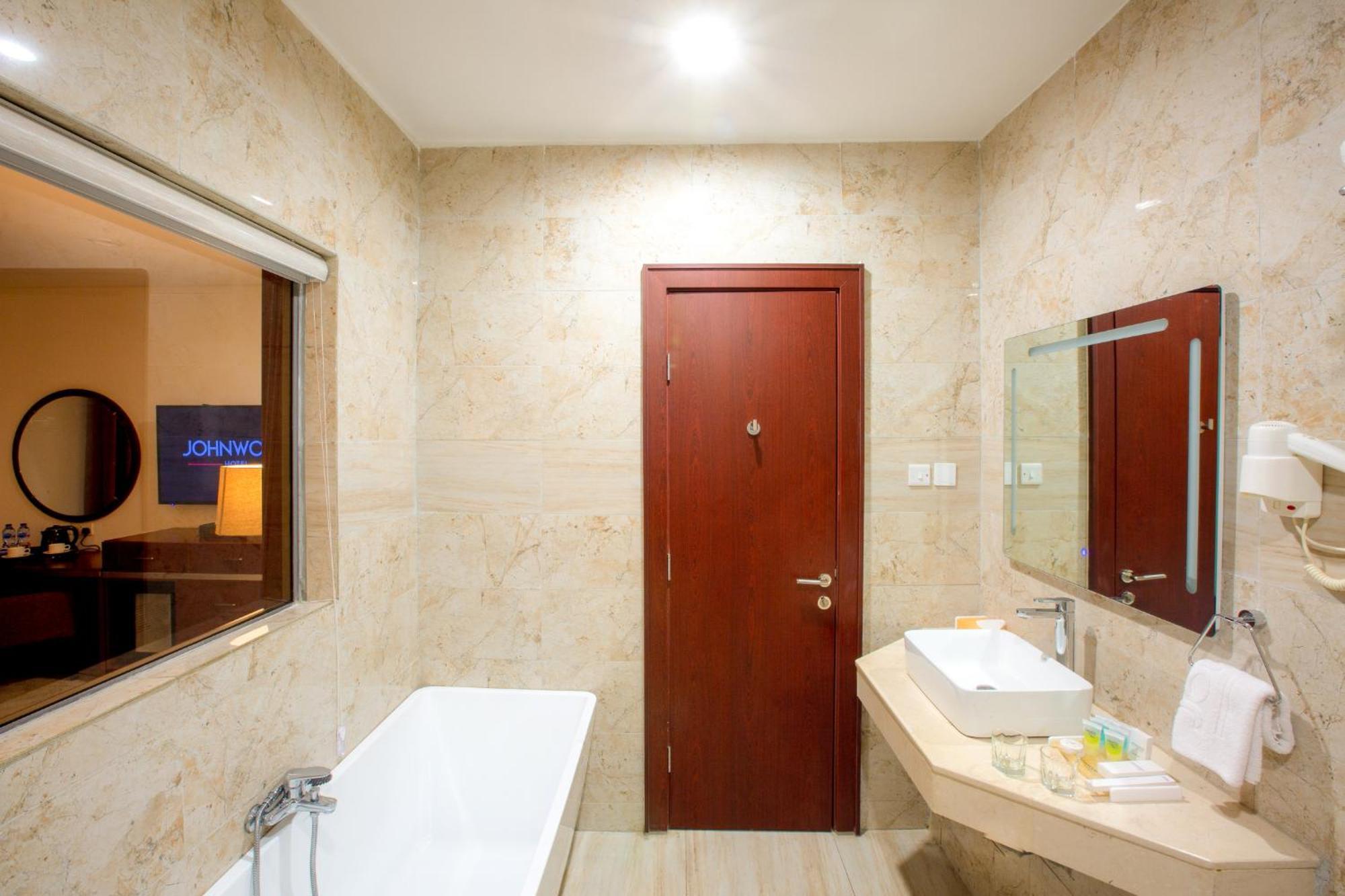Johnwood Hotel By Bolton Αμπούζα Εξωτερικό φωτογραφία